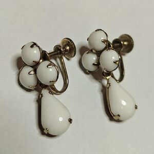 🇨🇦 Vintage Coro Dangling earrings